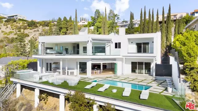 Los Angeles, CA 90046,7868 Electra Drive