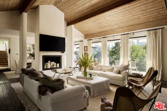 1583 Lindacrest Drive, Beverly Hills, CA 90210