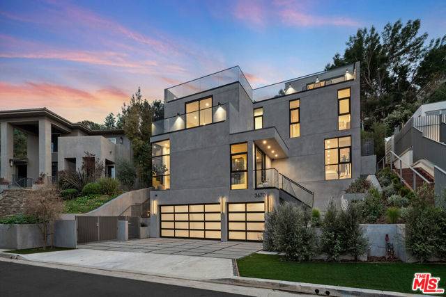 Studio City (los Angeles), CA 91604,3670 Buena Park Drive