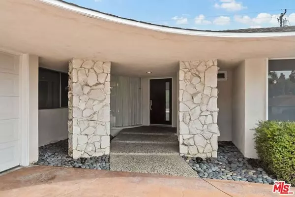 6616 Wooster Avenue, Los Angeles, CA 90056