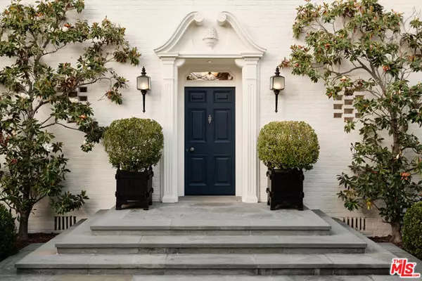 Beverly Hills, CA 90210,826 Greenway Drive