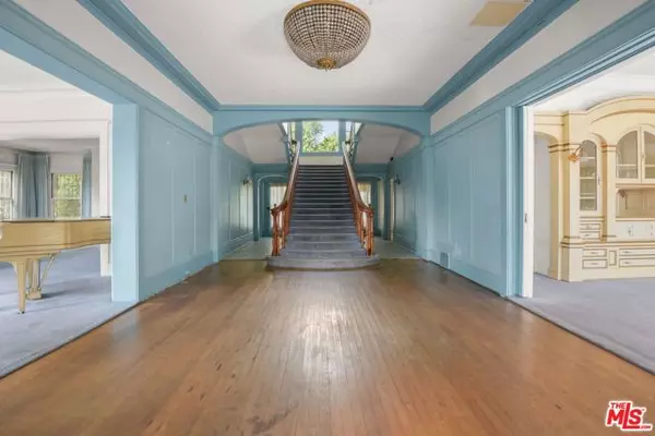 Los Angeles, CA 90019,1685 S Victoria Avenue