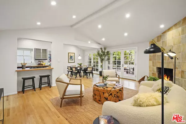 14146 Hartsook Street, Sherman Oaks, CA 91423