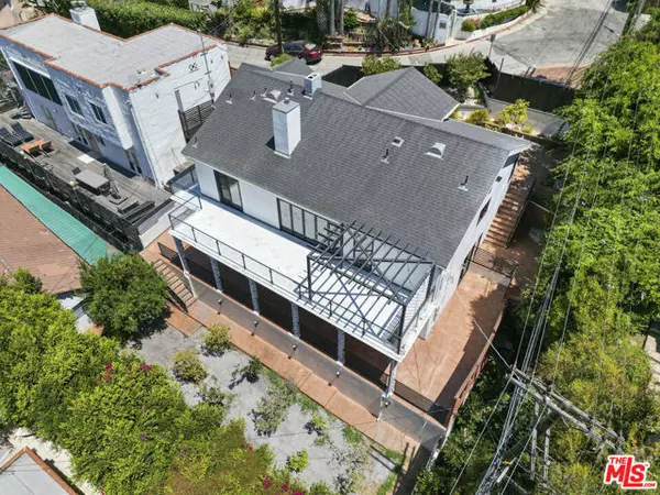 Los Angeles, CA 90068,6002 Graciosa Drive