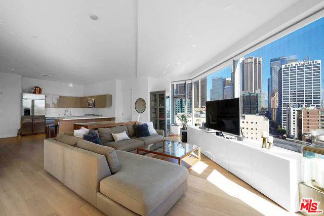 801 S Grand Avenue #1207, Los Angeles, CA 90017