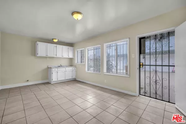Inglewood, CA 90301,522 E Kelso Street ##5