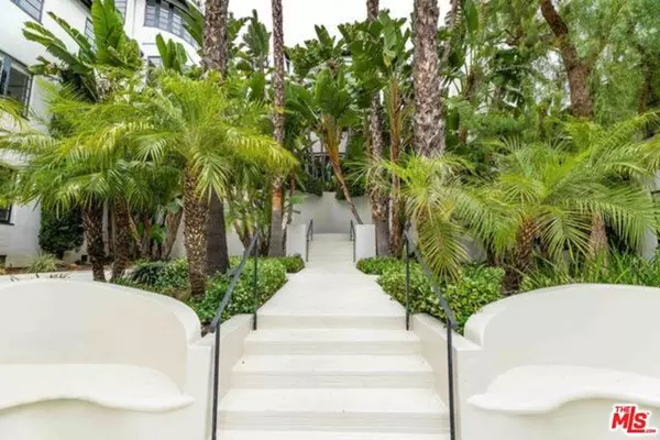 West Hollywood, CA 90069,9233 Doheny Road
