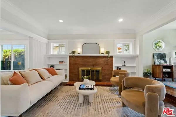 3517 9th Avenue, Los Angeles, CA 90018