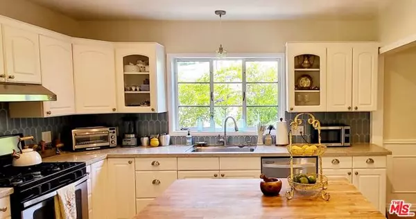 Woodland Hills (los Angeles), CA 91364,4733 San Feliciano Drive