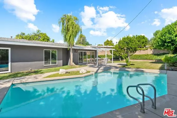 Woodland Hills (los Angeles), CA 91364,22946 Brenford Street