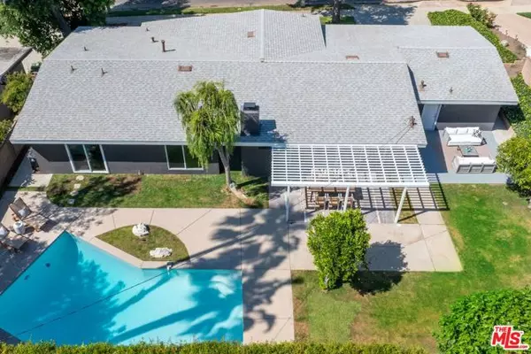 Woodland Hills (los Angeles), CA 91364,22946 Brenford Street