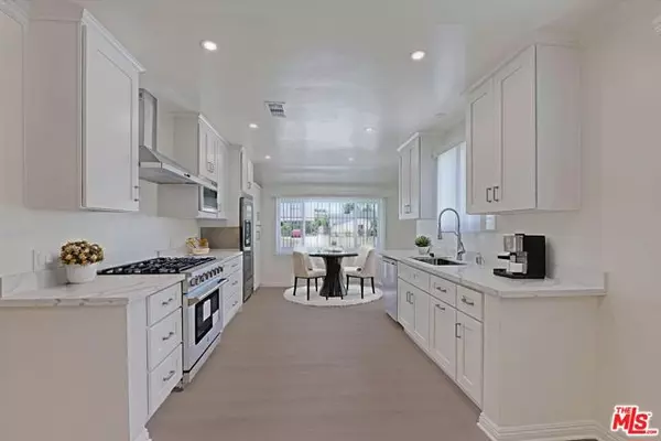 Van Nuys (los Angeles), CA 91405,7026 Colbath Avenue