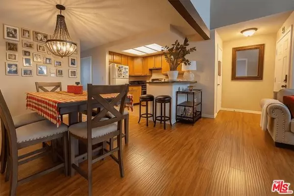 Van Nuys (los Angeles), CA 91406,15511 SHERMAN Way #24