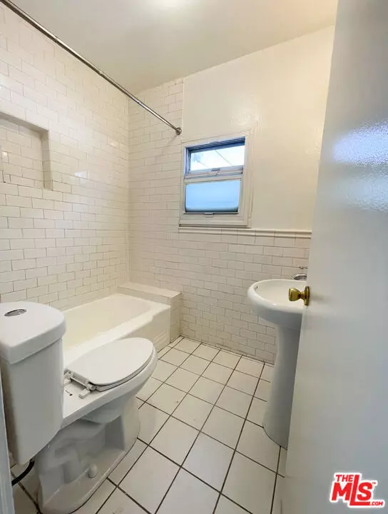 West Hollywood, CA 90069,843 Huntley Drive #3/4