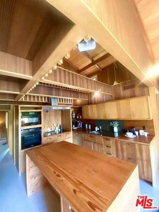 Malibu, CA 90265,421 Westlake Boulevard