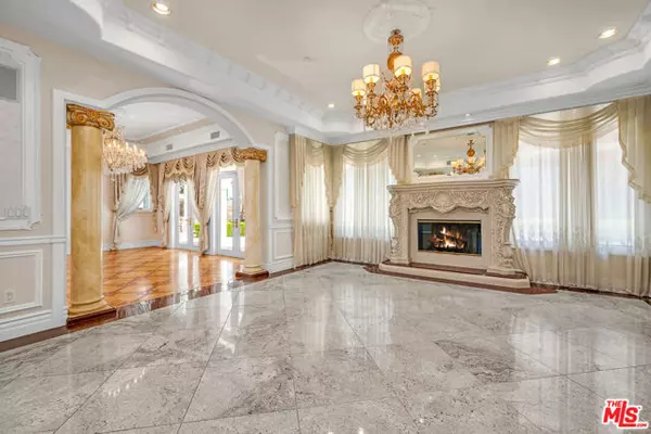 Studio City (los Angeles), CA 91604,11244 Briarcliff Lane