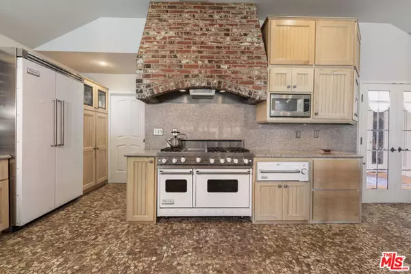 Encino (los Angeles), CA 91436,4981 Noeline Avenue