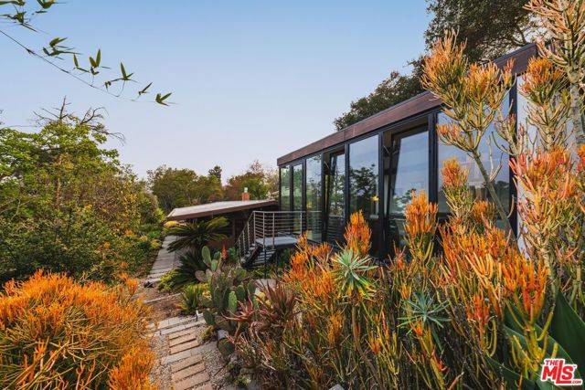 2718 Claray Drive, Los Angeles, CA 90077