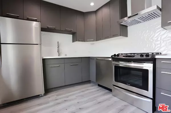 Los Angeles, CA 90027,5427 Carlton Way