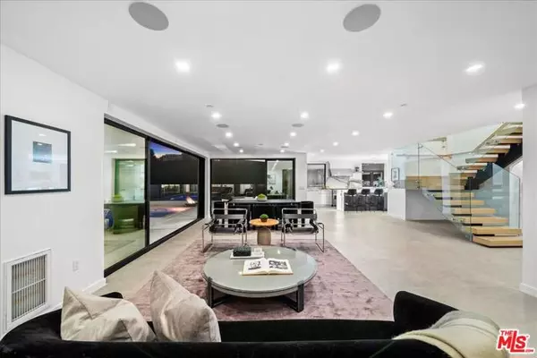 Los Angeles, CA 90069,1565 Haslam Terrace