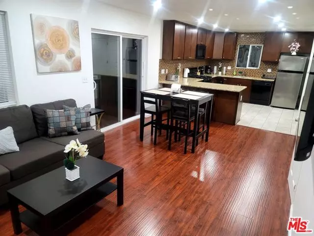 Los Angeles, CA 90019,1212 S Cloverdale Avenue