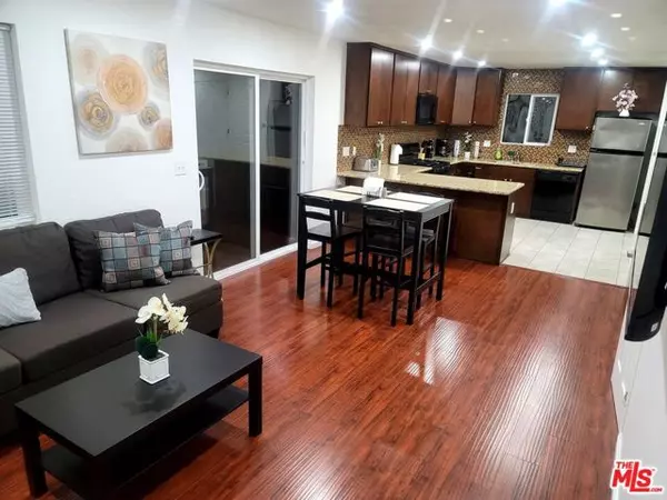 1212 S Cloverdale Avenue, Los Angeles, CA 90019