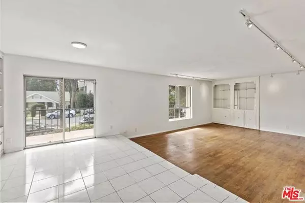 1033 6TH Street #110B, Santa Monica, CA 90403