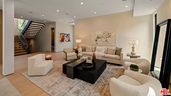 Los Angeles, CA 90049,11929 Brentwood Grove Drive
