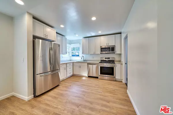 North Hollywood (los Angeles), CA 91606,6213 Farmdale Avenue