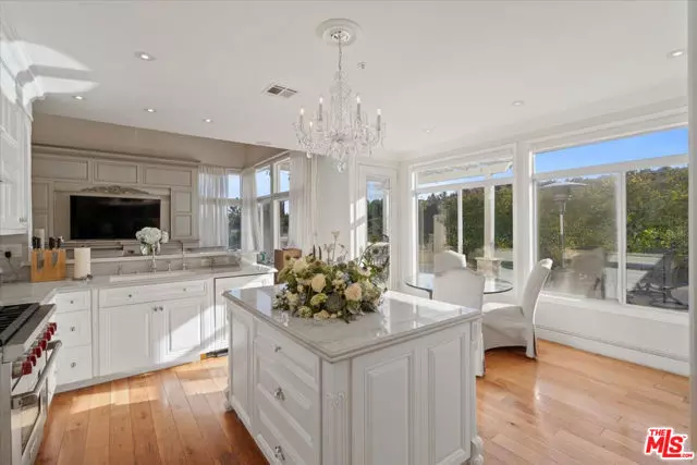 Tarzana (los Angeles), CA 91356,3900 Hilton Head Way