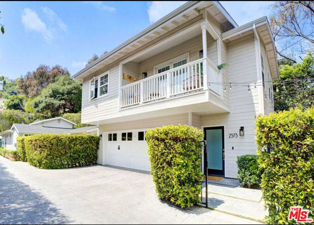 2575 N Beachwood Drive, Los Angeles, CA 90068