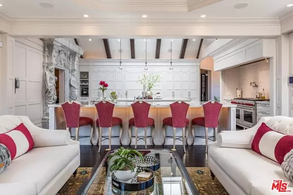 Westlake Village, CA 91362,5076 Island Forest Place