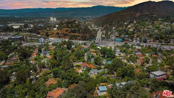 Los Angeles, CA 90068,7191 Woodrow Wilson Drive