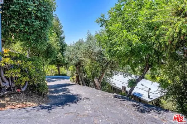 Los Angeles, CA 90068,7191 Woodrow Wilson Drive