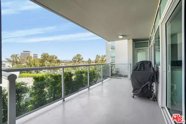 Marina Del Rey, CA 90292,13600 Marina Pointe Drive #407