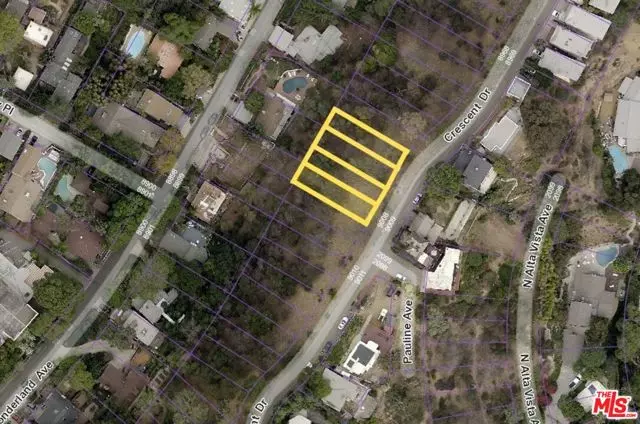 9003 Crescent Dr, Los Angeles, CA 90046