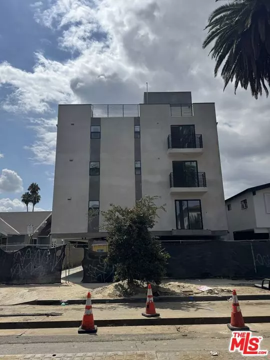 Van Nuys (los Angeles), CA 91411,14728 Friar Street