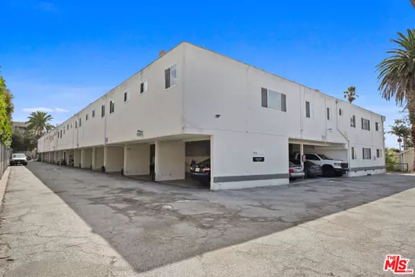 Inglewood, CA 90301,115 N Oak Street #15