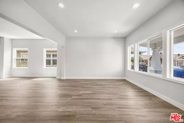 Los Angeles, CA 90037,163 W 55th Street