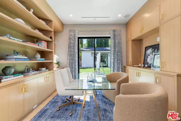 Encino (los Angeles), CA 91316,17228 Otsego Street