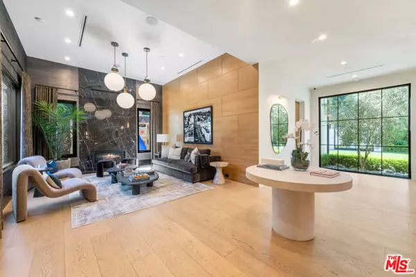 Encino (los Angeles), CA 91316,17228 Otsego Street