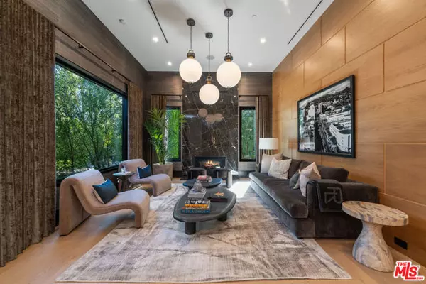 Encino (los Angeles), CA 91316,17228 Otsego Street