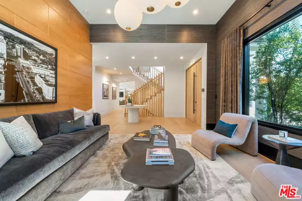 Encino (los Angeles), CA 91316,17228 Otsego Street