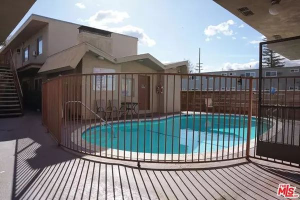 Tarzana (los Angeles), CA 91356,18444 Collins Street #14