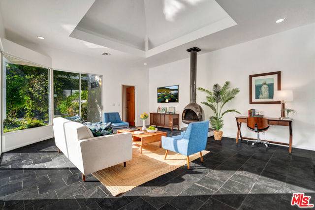 16771 Addison Street, Encino (los Angeles), CA 91436