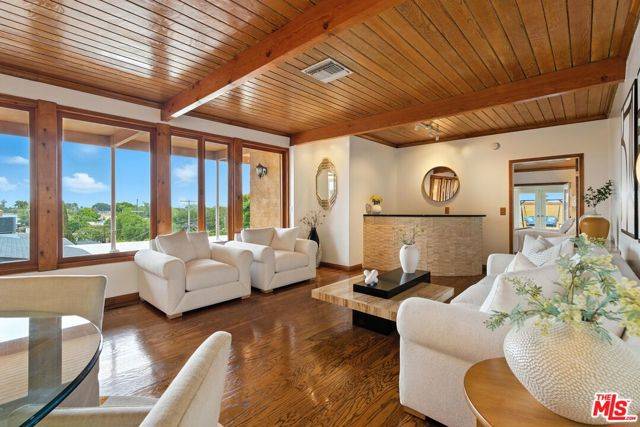 4134 W 60th Street, Los Angeles, CA 90043