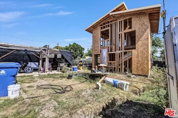 Los Angeles, CA 90044,533 W 111th Street