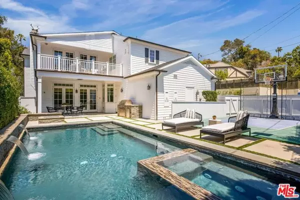 378 N Skyewiay Road, Los Angeles, CA 90049
