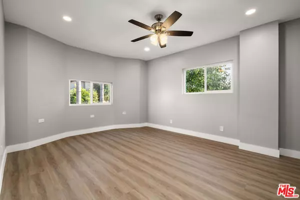 1617 W 24th Street, Los Angeles, CA 90007