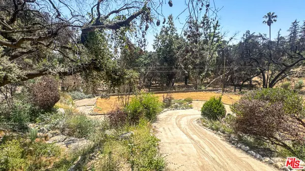 Altadena, CA 91001,1308 Sunny Oaks Circle